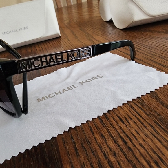 Michael Kors sunglasses - Picture 2 of 2